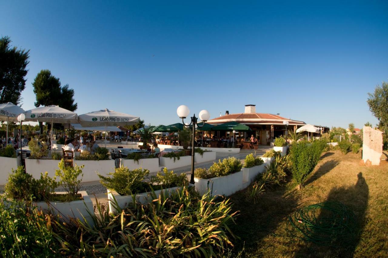 Happy Camp Mobile Homes In Centro Vacanze Bi Village Fažana Εξωτερικό φωτογραφία